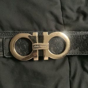 Salvatore Ferragamo Belt (black & gold)